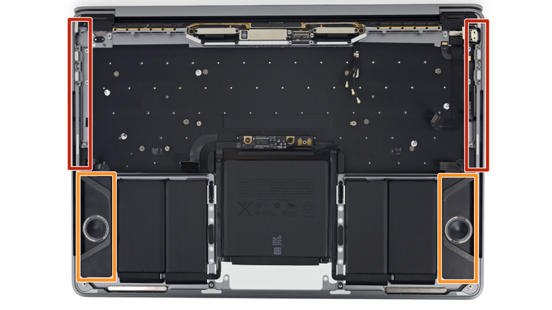 Illustration for article titled Esos agujeros son falsos: los altavoces del nuevo MacBook Pro no están ahĂ